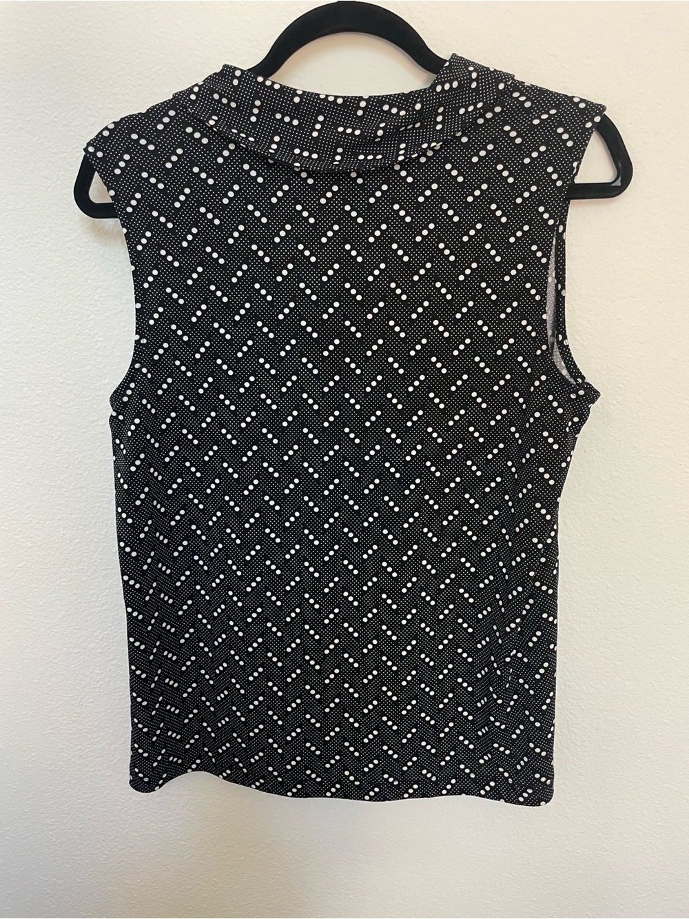 Banana Republic Factory Black and White Dot Pattern Crewneck Shell - Picture 3 of 5